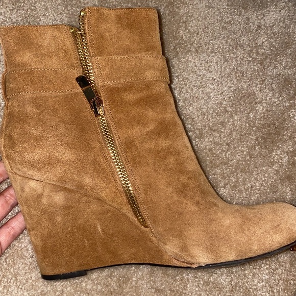 Vince Camuto Wedge Leather Tan Booties - Picture 2 of 6